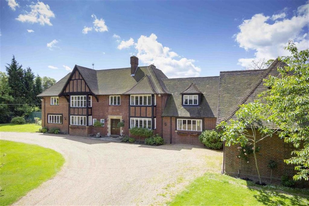 The Ridgeway, Cuffley, Hertfordshire Statons