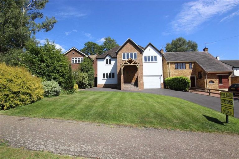 Pine Grove, Brookmans Park, Hertfordshire Statons