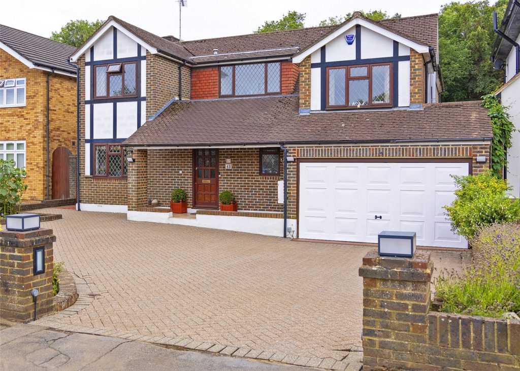 Parkgate Crescent, Hadley Wood