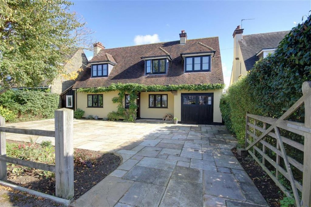 The Meadway, Cuffley, Hertfordshire Statons