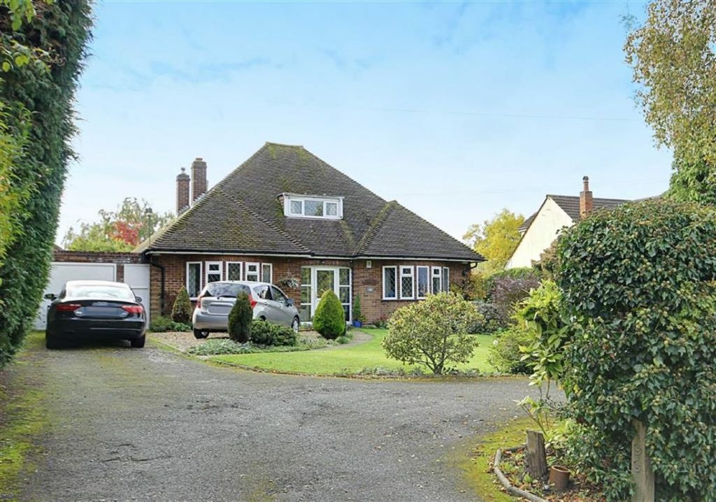 Cuffley Hill, Cuffley, Hertfordshire Statons