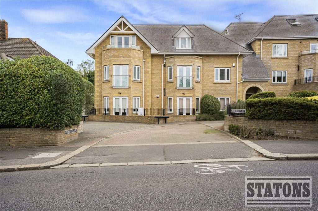 Slades Hill, Enfield
