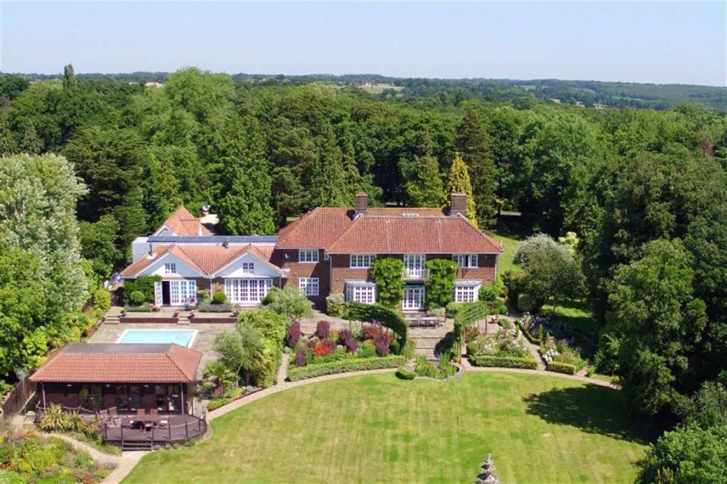 The Ridgeway, Cuffley, Hertfordshire Statons