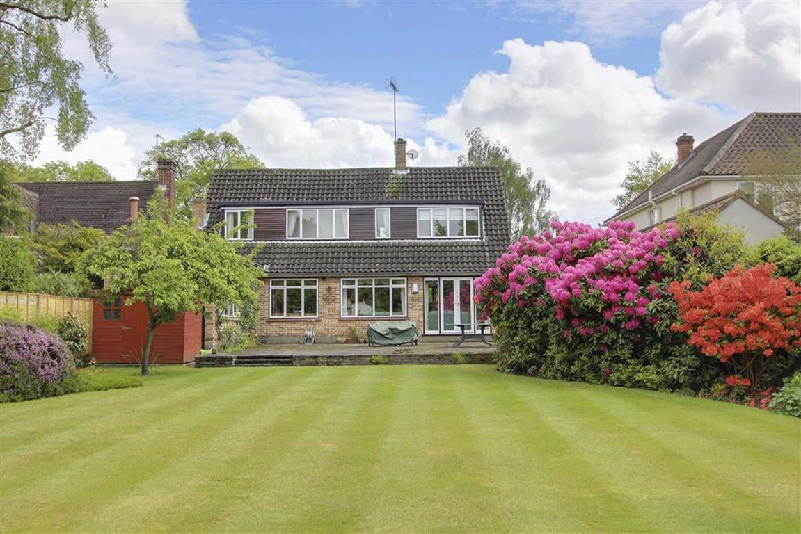 The Ridgeway, Radlett, Hertfordshire Statons