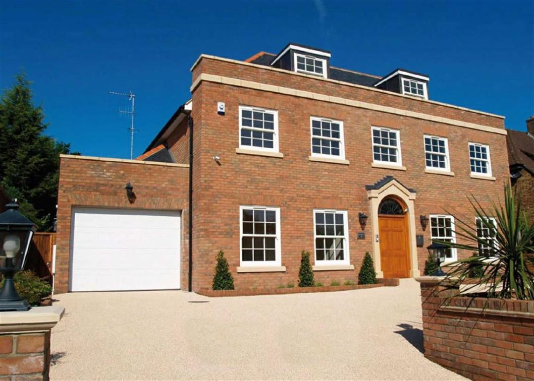 Parkgate Avenue, Hadley Wood, Hertfordshire Statons