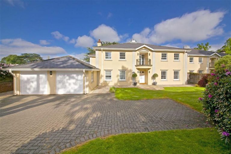 Essendon Place, Essendon, Hertfordshire Statons