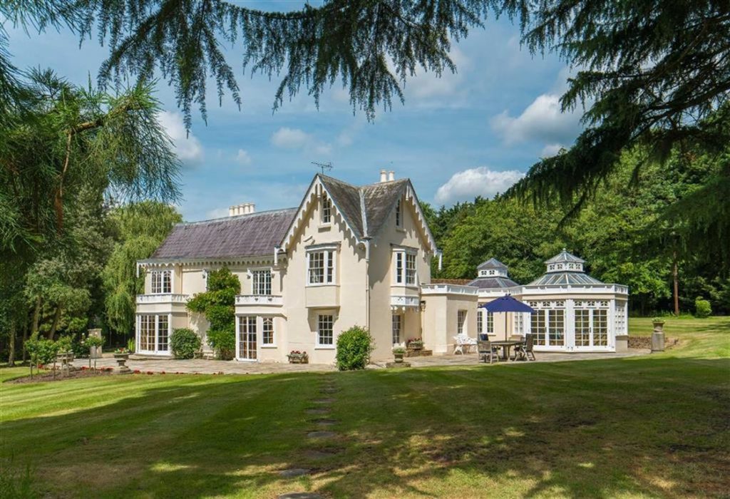 Halstead Hill, Goffs Oak, Hertfordshire Statons