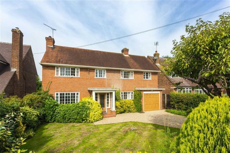 Mount Grace Road, Potters Bar, Hertfordshire Statons