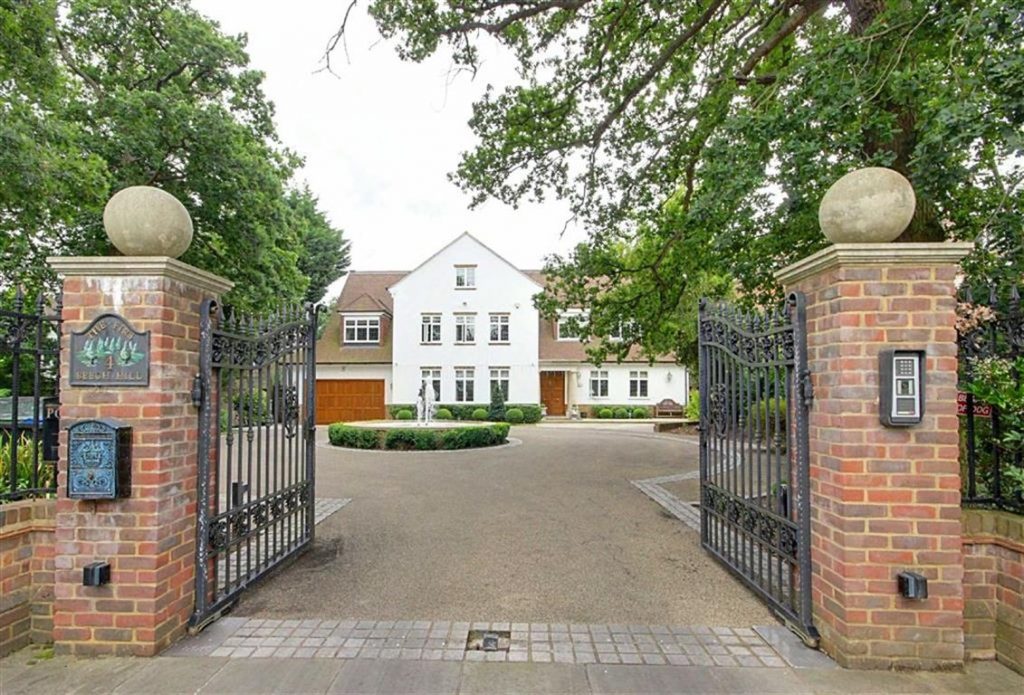 Beech Hill, Hadley Wood, Hertfordshire Statons