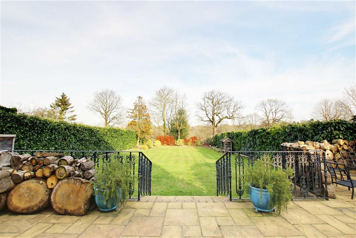 Manor Road, Potters Bar, Hertfordshire Statons