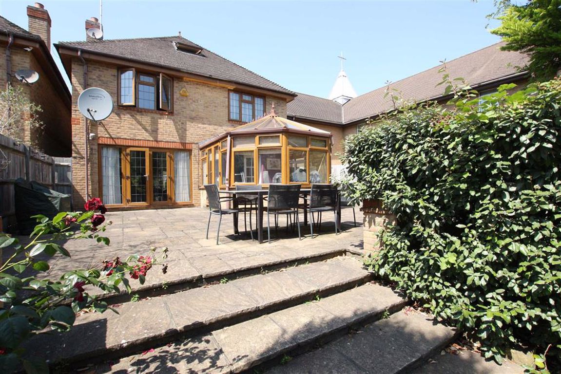 Northiam, Woodside Park, London Statons