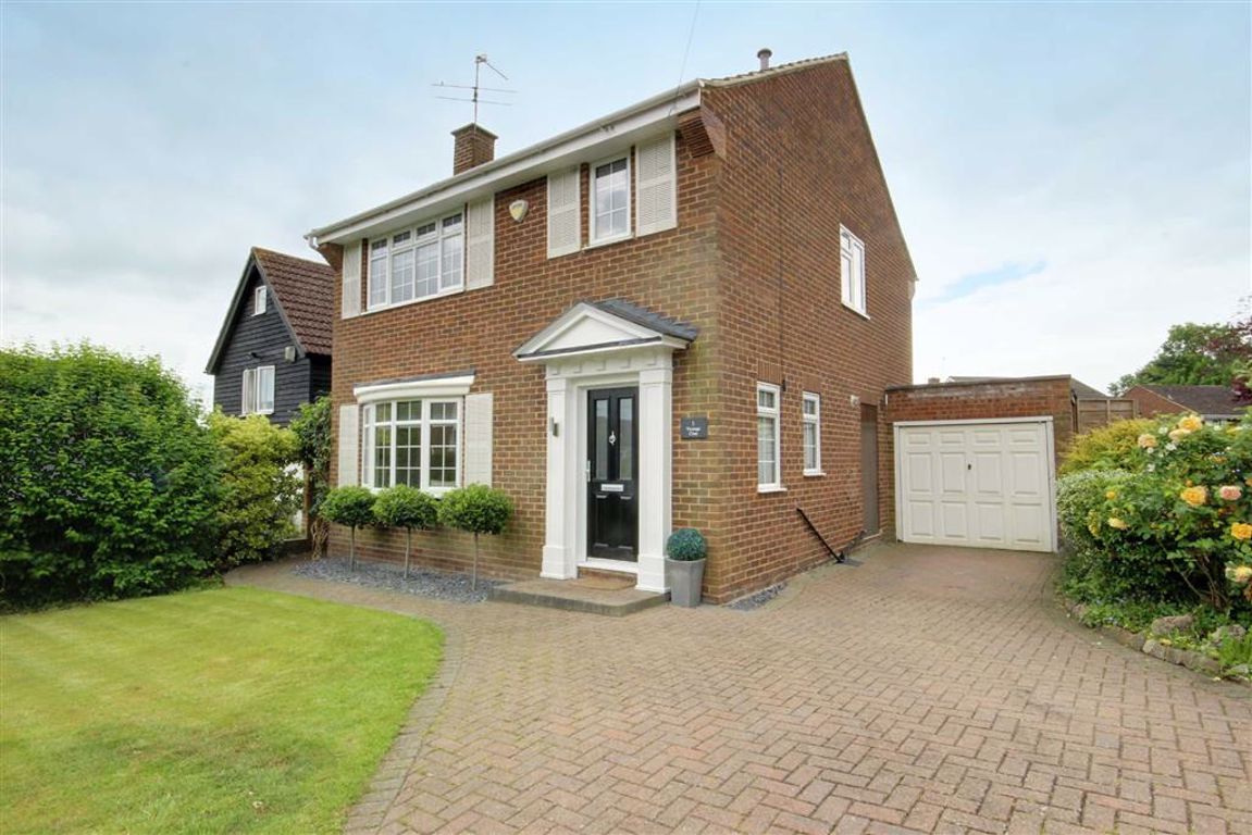 Vicarage Close, Northaw, Hertfordshire Statons