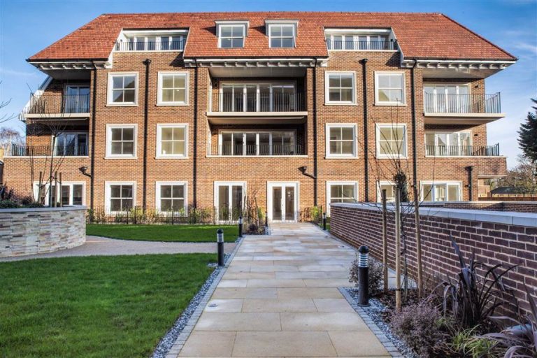 Whetstone Square, High Road, Whetstone, London Statons