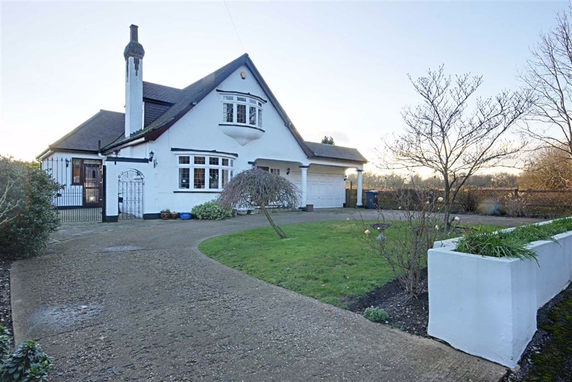 The Ridgeway, Northaw, Hertfordshire Statons