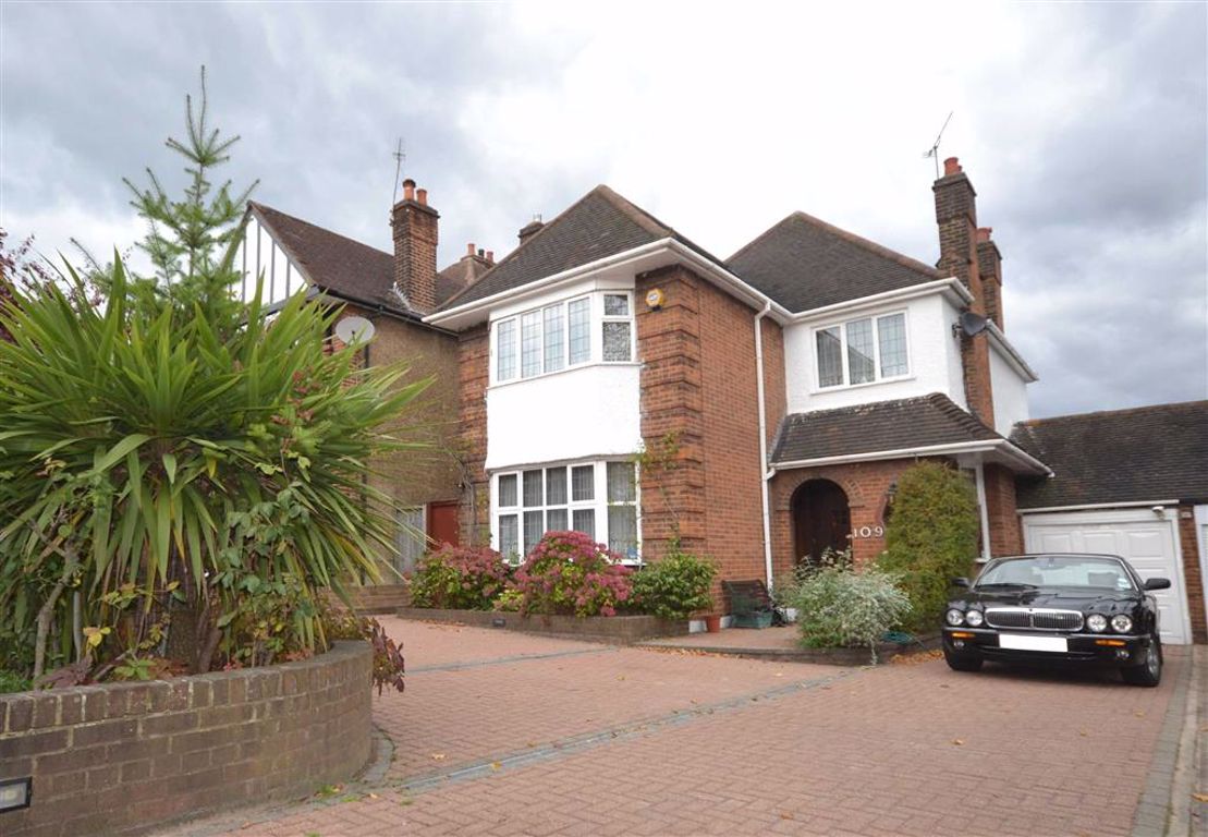 Friern Lane, Whetstone, London Statons