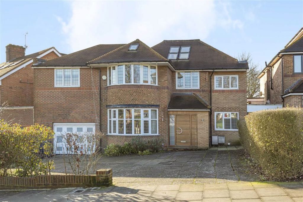 Northiam, Woodside Park Statons