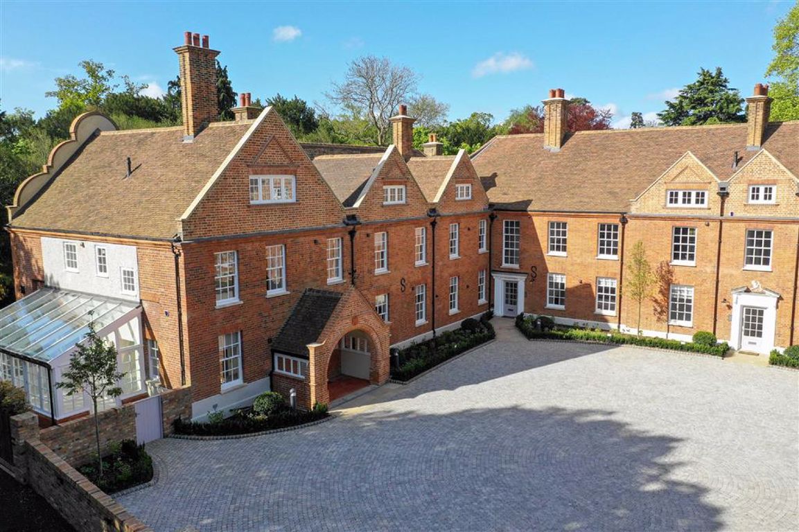 Totteridge Park, Totteridge Common, London Statons