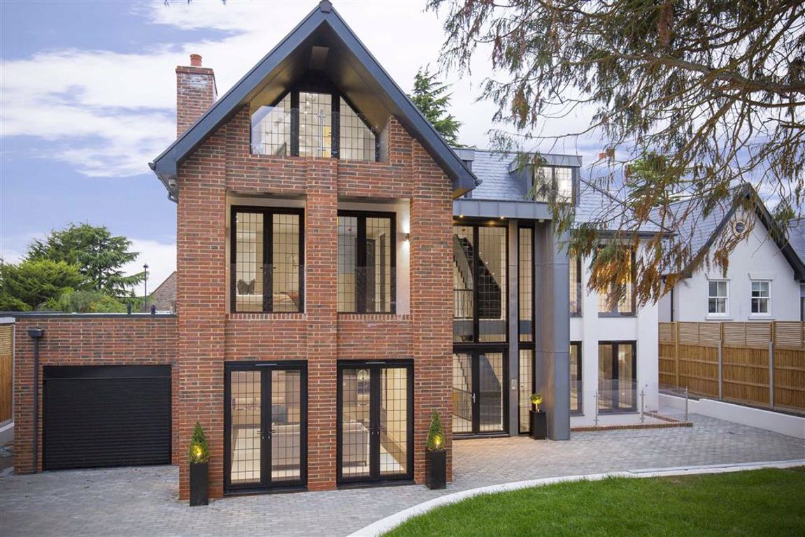 Beech Hill, Hadley Wood, Hertfordshire Statons