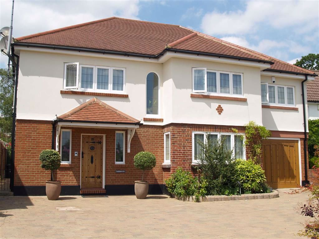 Parkgate Crescent, Hadley Wood, Hertfordshire Statons