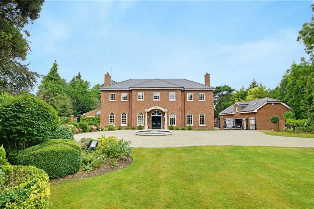 Totteridge Common, London Statons