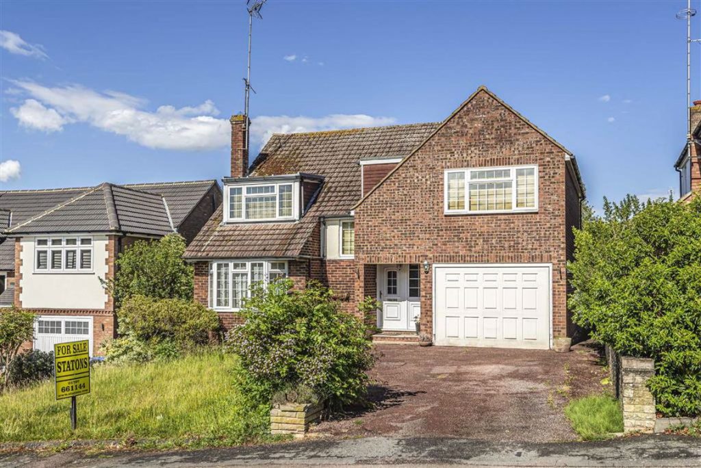 Bradgate, Cuffley, Herts Statons