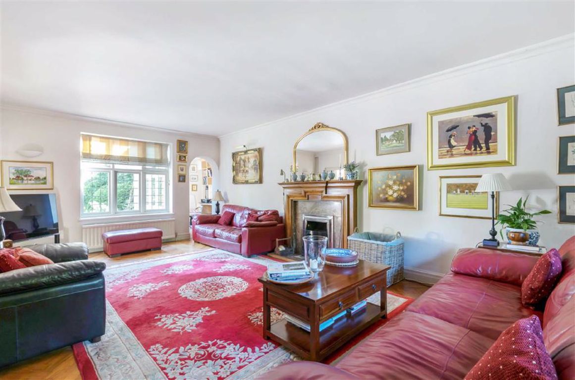 Totteridge Village, Totteridge, London Statons