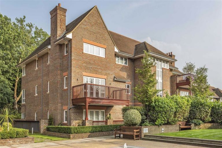 Hammers Lane, Mill Hill, London Statons