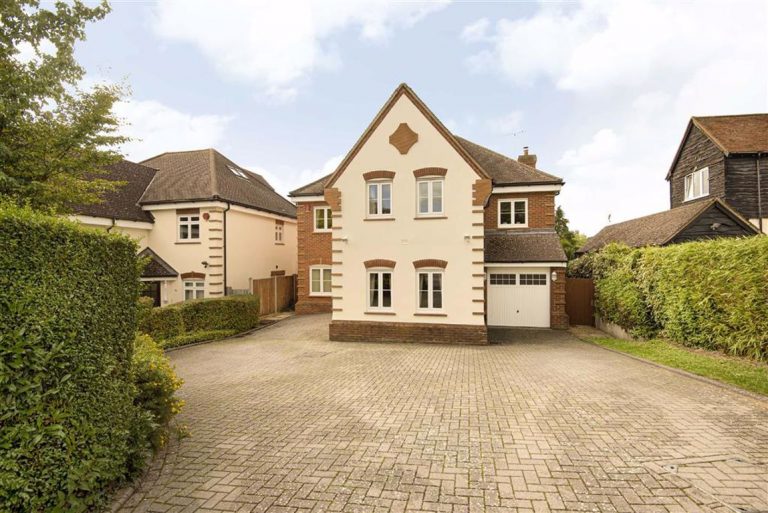 The Avenue, Potters Bar Statons