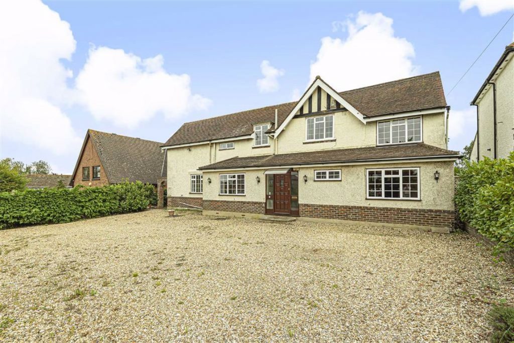 Hanyards Lane, Cuffley, Hertfordshire Statons