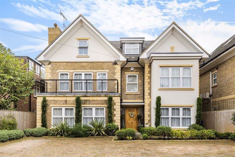 Oakleigh Park North, Whetstone, London Statons