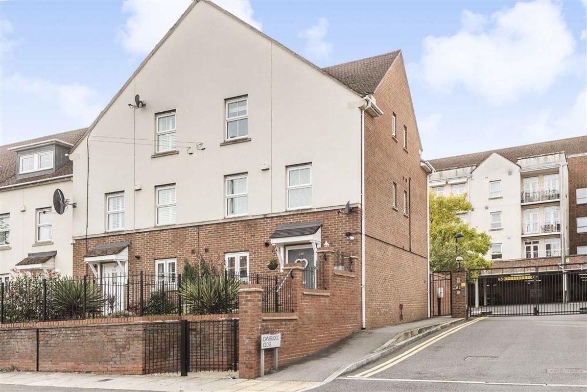 Church Hill Road, East Hertfordshire Statons