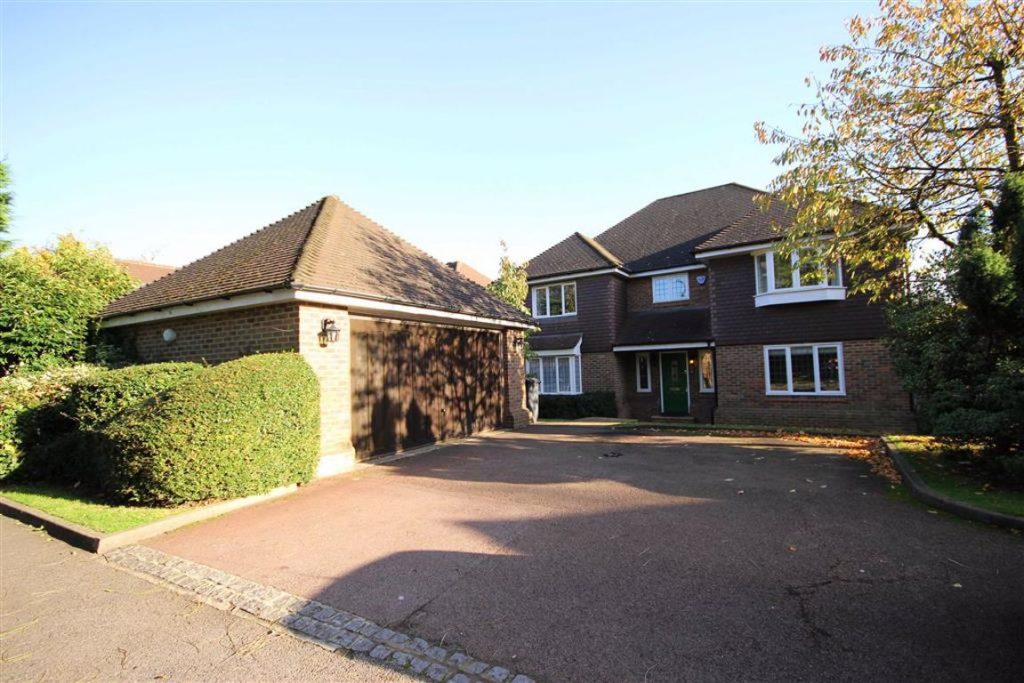 Road, Arkley, Hertfordshire Statons