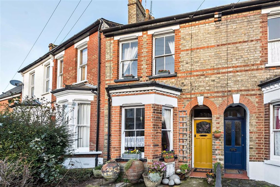 Carnarvon Road, High Hertfordshire Statons