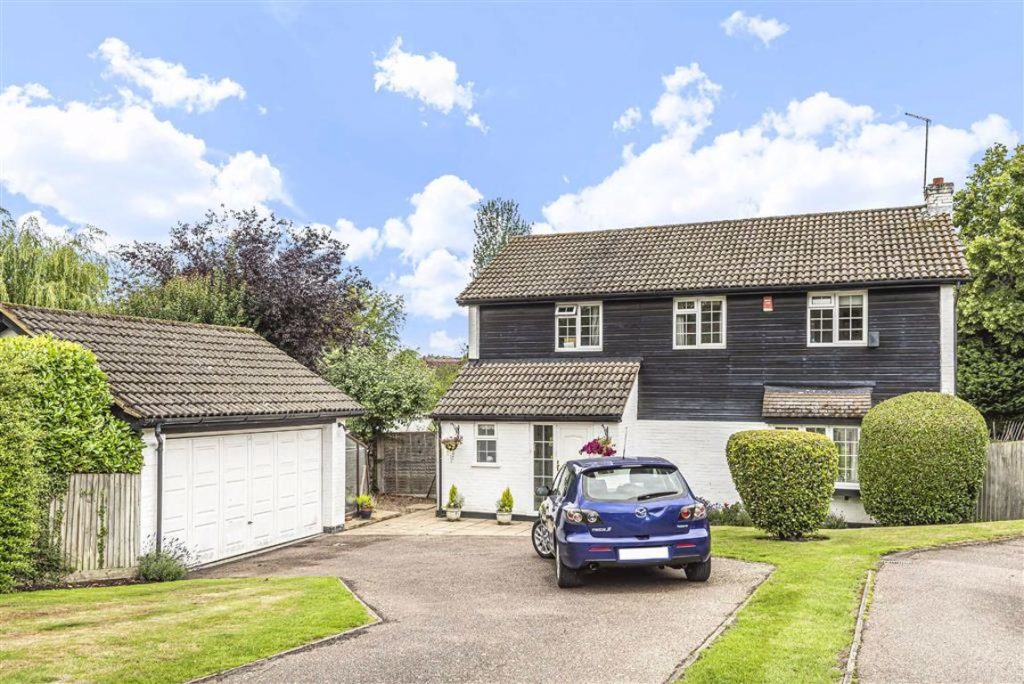 Shrublands, Brookmans Park, Hertfordshire Statons