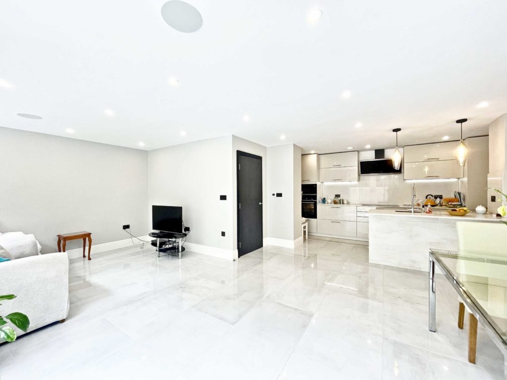 Bergamot House, 52 Rowantree Road
