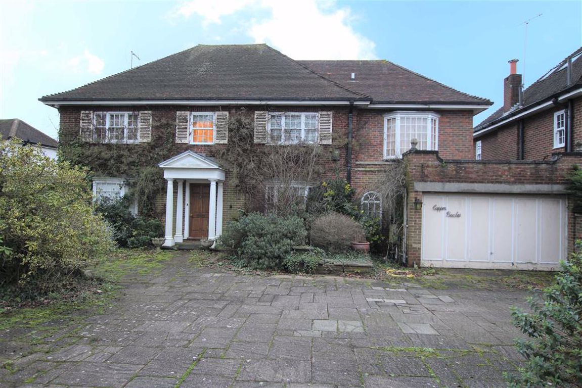 Waggon Road, Hadley Wood, Hertfordshire Statons