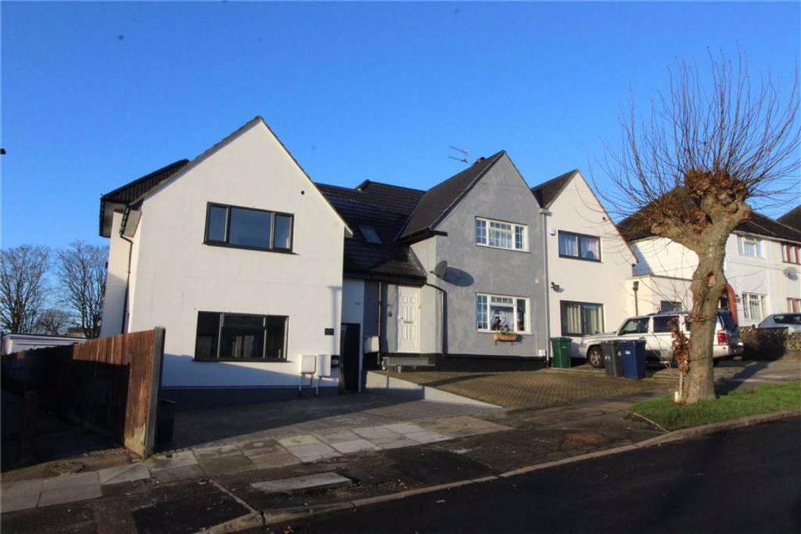 Well Road, Hertfordshire Statons