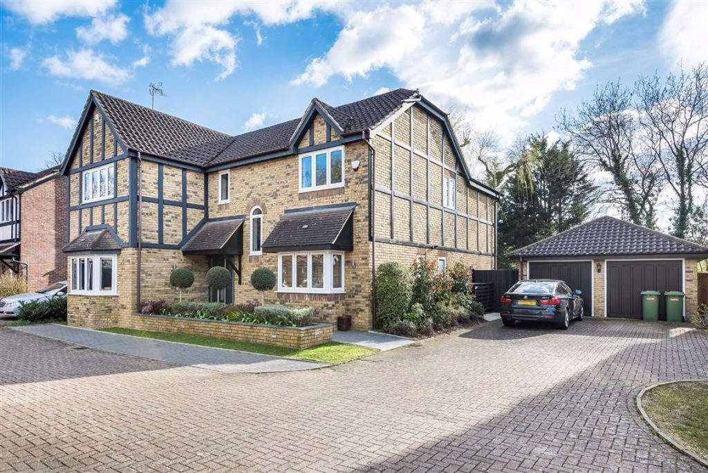 Hartland Close, Winchmore Hill Statons