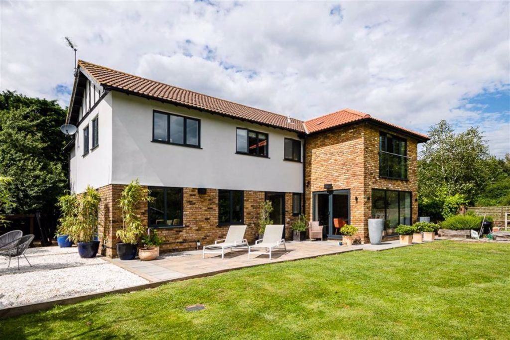 Bentley Heath Lane, Bentley Heath, Hertfordshire Statons