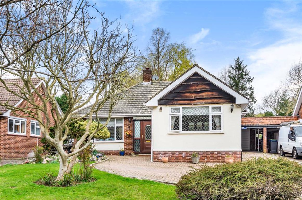 Covert Way, Hadley Wood, Hertfordshire Statons