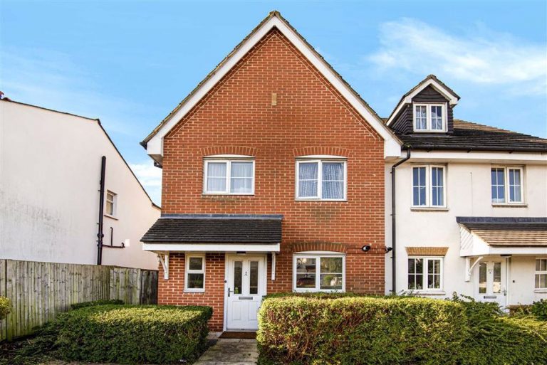 Southgate Road, Potters Bar, Hertfordshire Statons