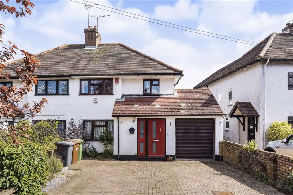 Gills Hill Lane, Radlett, Hertfordshire Statons