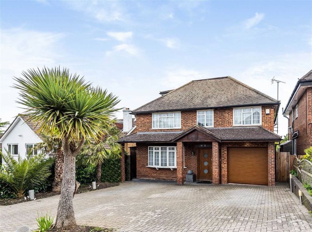 Deacons Hill Road, Elstree, Hertfordshire Statons