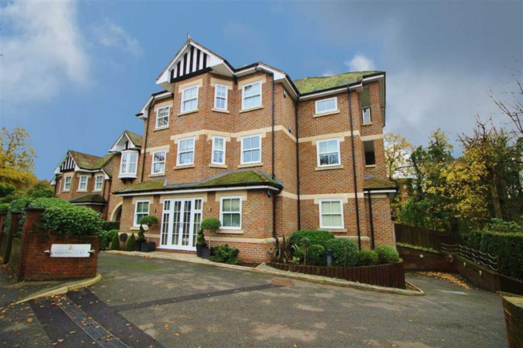 Shenley Hill, Radlett, Hertfordshire Statons