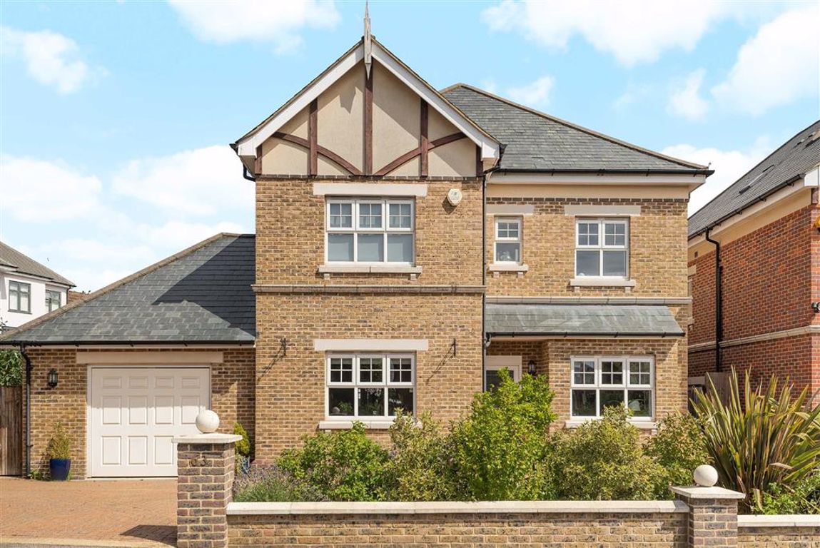 Gloucester Road, Herts Statons