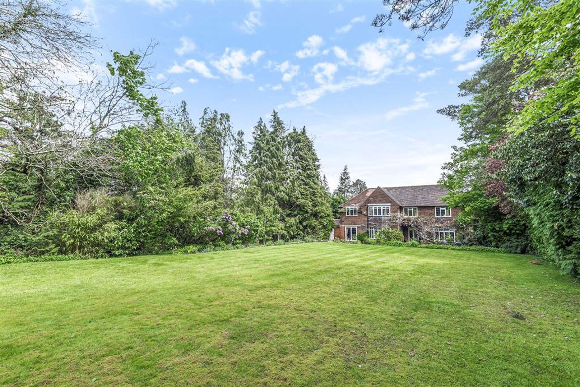 Newlands Avenue, Radlett, Hertfordshire Statons