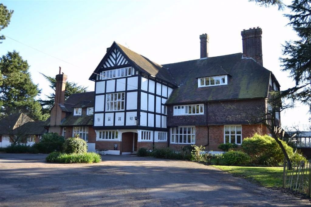 Totteridge Common, Totteridge, London Statons