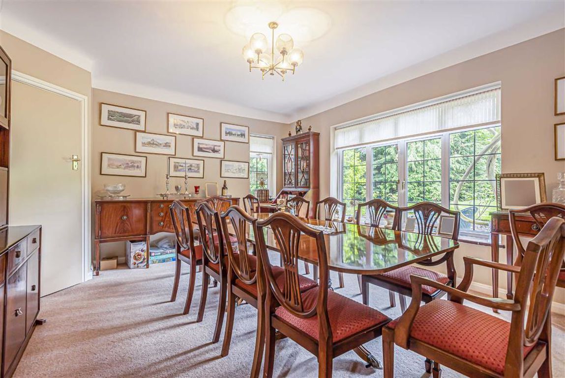 Newlands Avenue, Radlett, Hertfordshire Statons