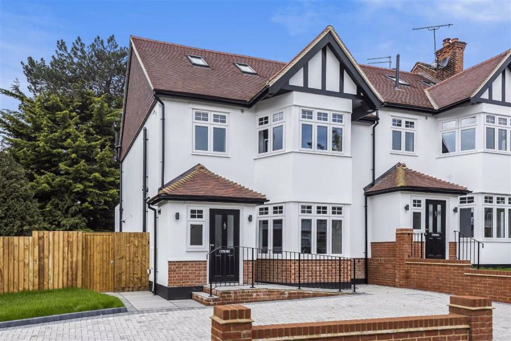 Mayfield Avenue, North Finchley, London Statons