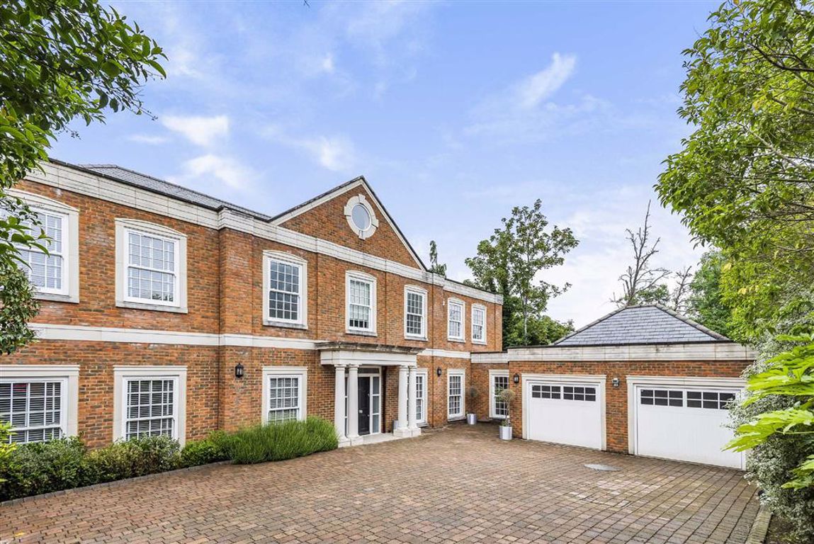 Beech Hill, Hadley Wood, Hertfordshire Statons